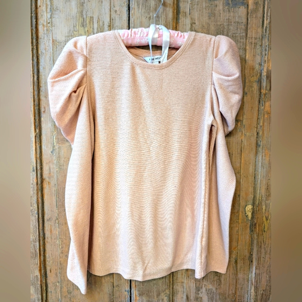 Knit peachy-pink long sleeves top with puffed sleeves